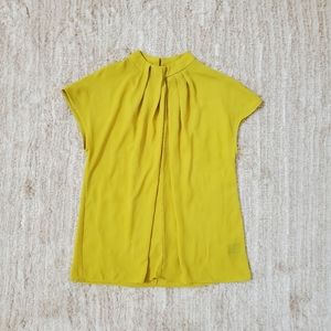 Worthington Flowy Yellow Sleevless top